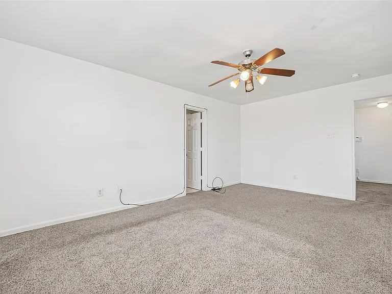 15515 Waldron Cir #B — Photo 18
