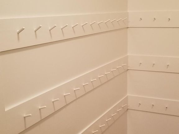 CLOSET SHOE RACKS