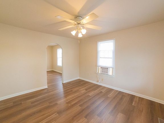 4th image of 1615 Eastwood Ave