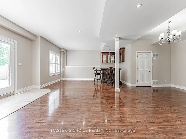2357 Rideau Dr — Photo 46