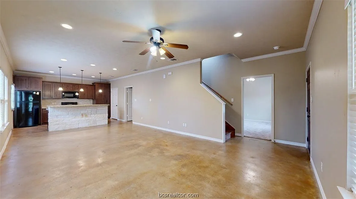 1 bed, 1.0 bath, 1815 sqft, $550 — Photo 2