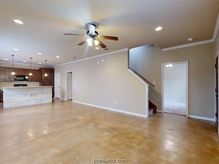 3406 Cullen Trl — Photo 2