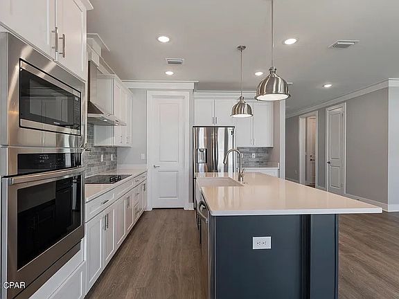 3rd image of 22802 Lakeview Dr