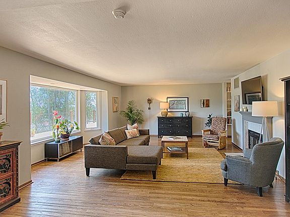 5th image of 84 Skylark Ln