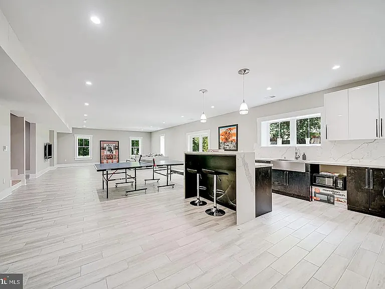 9908 Blake Ln — Photo 11