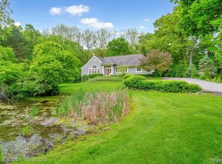 3826 Lakecrest Dr, Bloomfield Hills, MI 48304