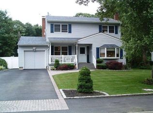 755 Sandra Ave, West Islip, NY 11795