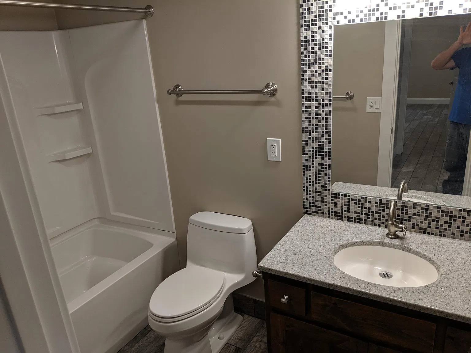 4 bed, $2,600 — Photo 4