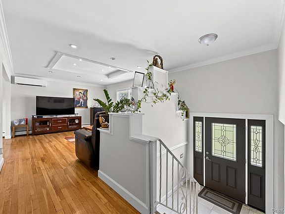 4th image of 2669 Springhurst Street