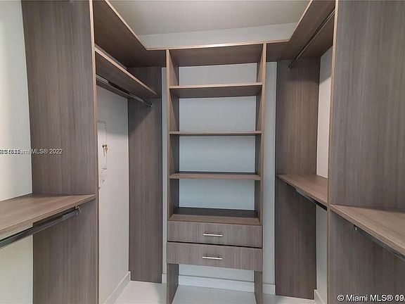 3rd image of 851 NE 1st Ave #1610