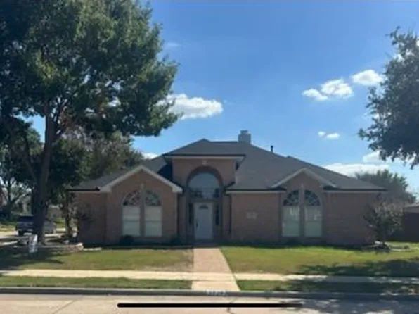 2720 Running Duke Dr, Carrollton, TX 75006