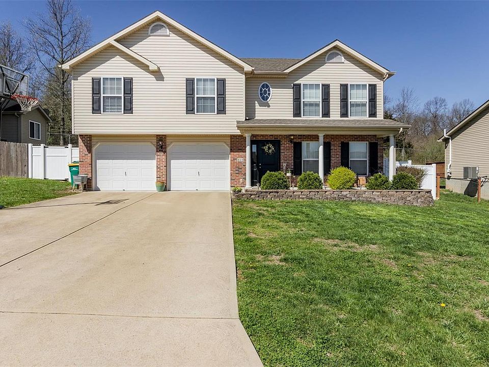 1st image of 815 McLivaine Ct