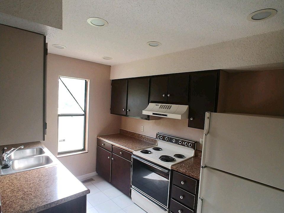 1st image of 619 Idlewood Ln