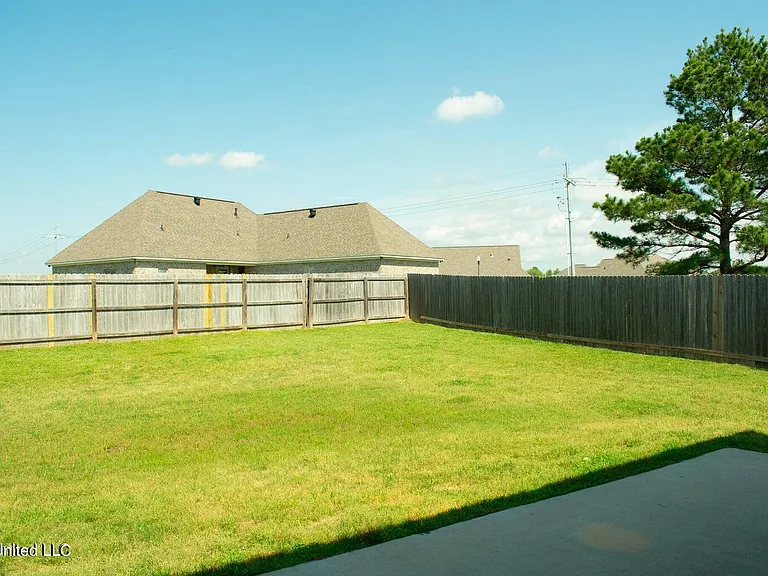 216 Buttonwood Ln — Photo 19
