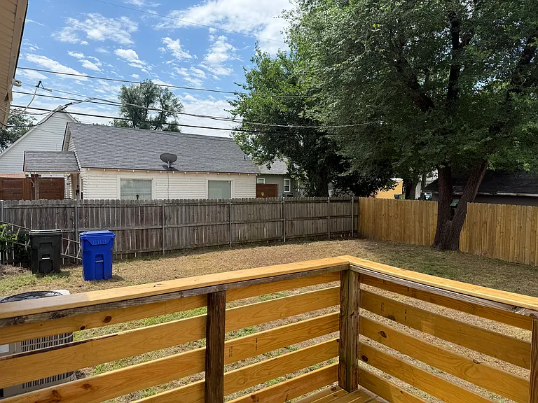 418 N Crawford Ave — Photo 11