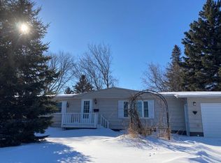 217 N 7th St, Warren, MN 56762