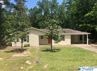 1009 Northwood Dr, Centre, AL 35960