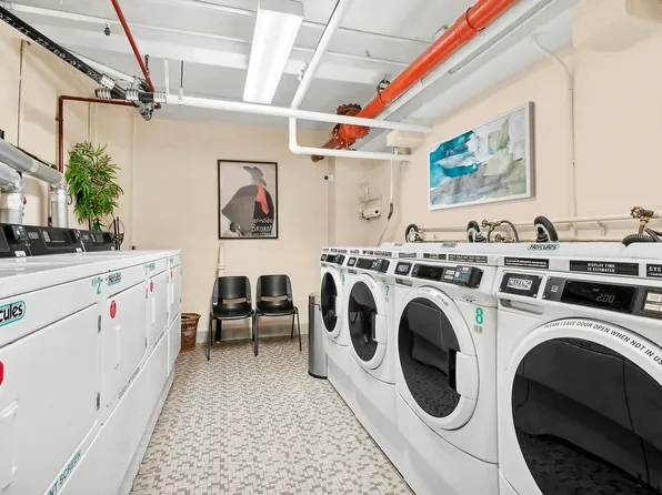 347 East 53rd Street image 13 of 15