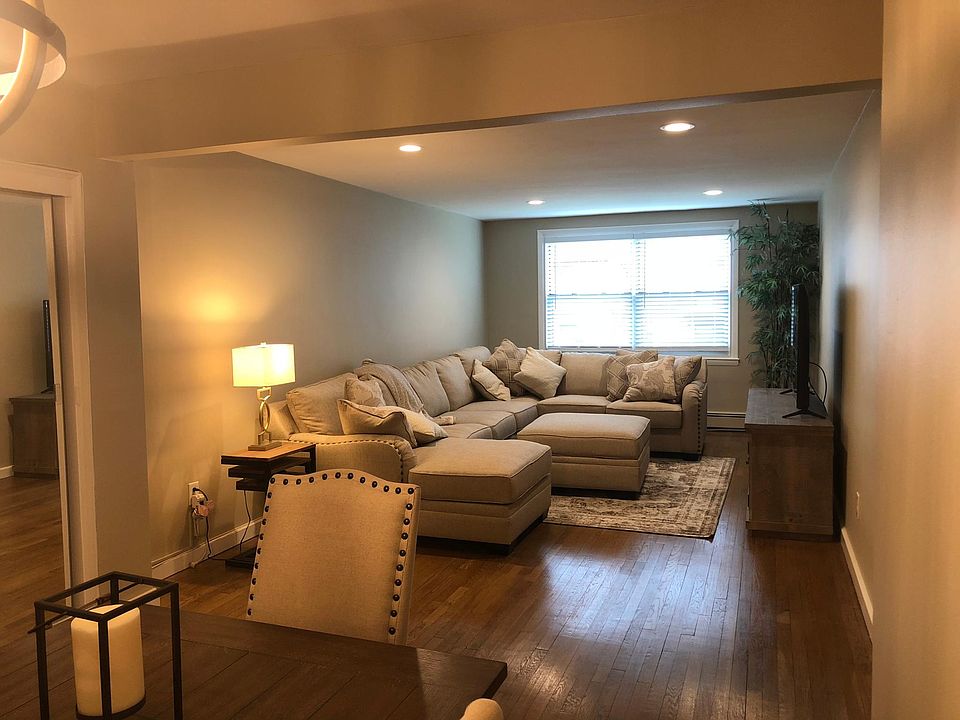 1st image of 124 S Park Ave APT 2V