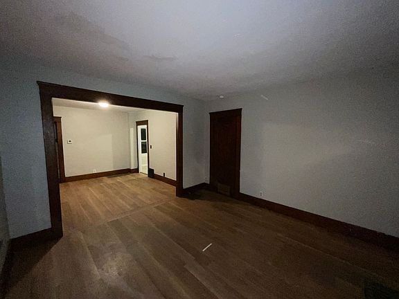3rd image of 2338 Livingston Ave