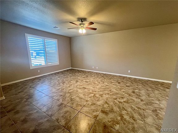 4th image of 3272 Amanda Avenue