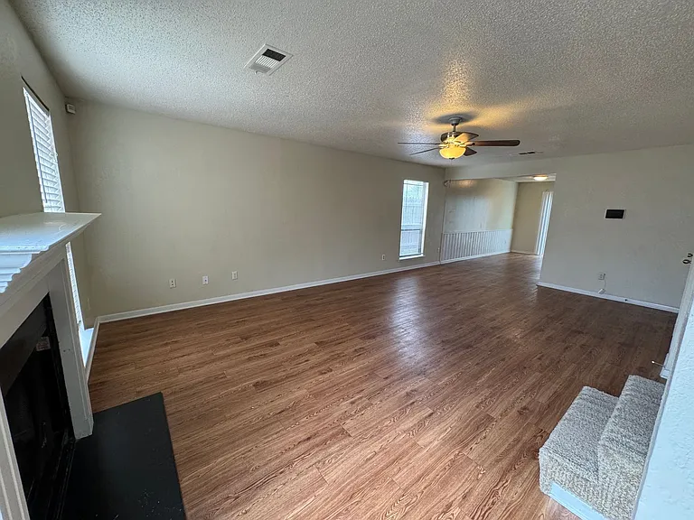 3407 Victoria Cir — Photo 3