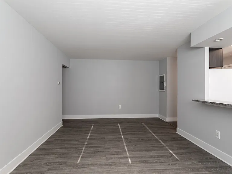Ridge Court Apartments — Photo 13