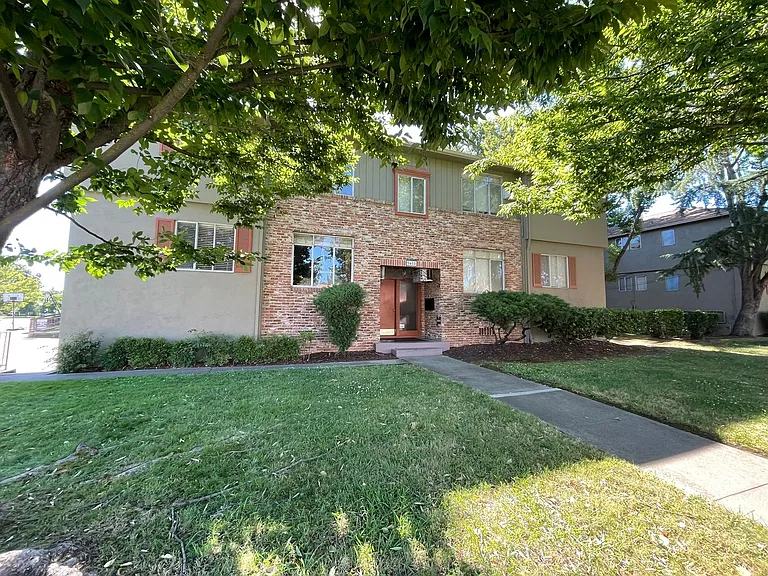 5488 Carlson Dr #&-5492 — Photo 15