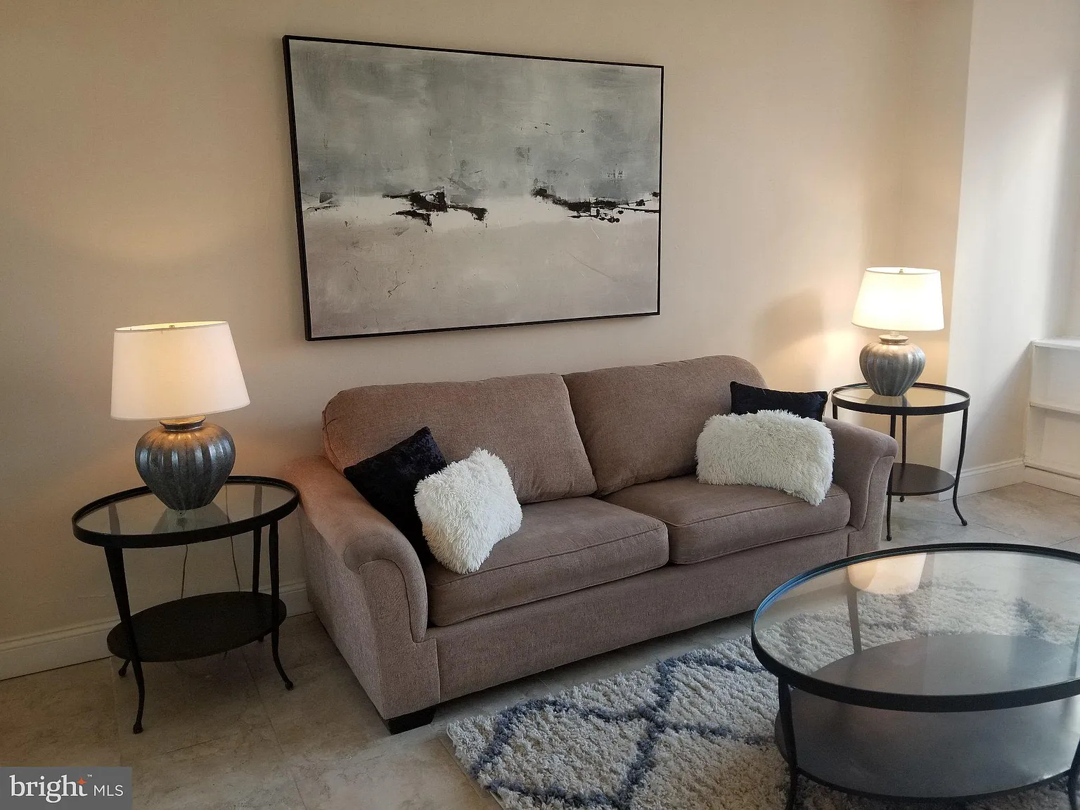 Studio, 1.0 bath, 383 sqft, $1,900 — Photo 2