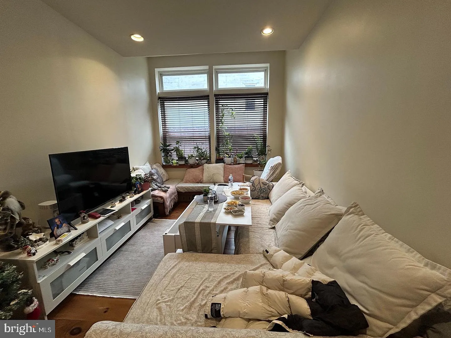 1 bed, 1.0 bath, 700 sqft, $1,550 — Photo 2