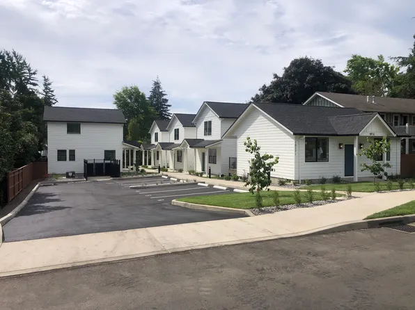 10271 SE 40th Ave #5, Portland, OR 97222