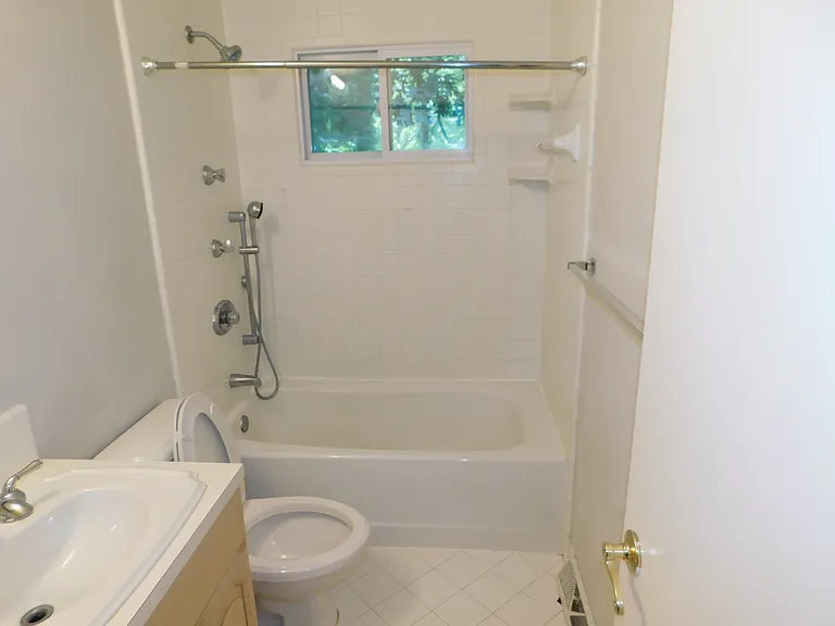 6300 Candlewood Dr — Photo 9