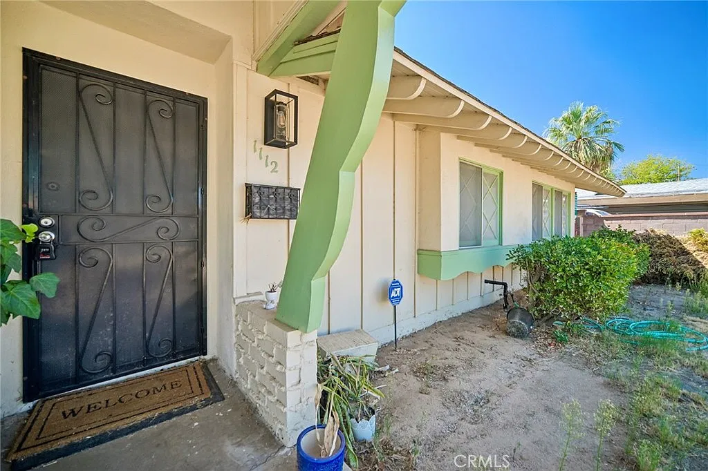 3 bed, 1334 sqft, $2,750 — Photo 2