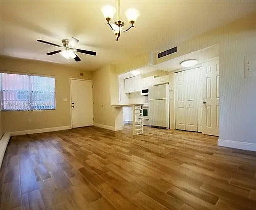 12500 NE 5th Ave #309 Photo 1