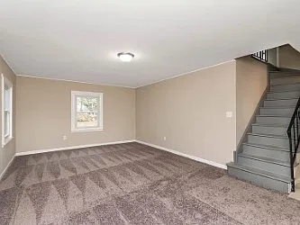 6 Surrey Ln — Photo 8