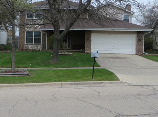 1120 Warwick Cir N, Hoffman Estates, IL 60169