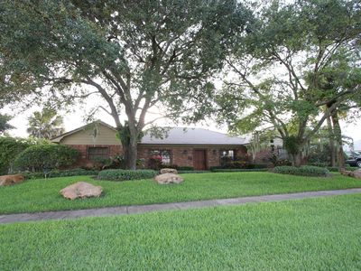 11905 Lake Shore Pl, North Palm Beach, FL, 33408