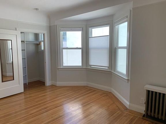 4th image of 2823 Baker St #202