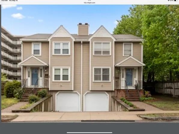 62 Forest St Unit 62, Watertown, MA 02472