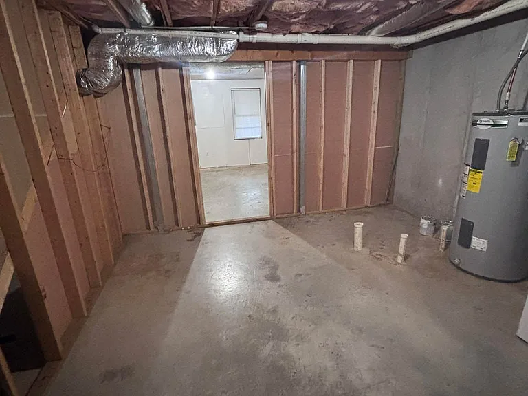 102 Jeremiah Ct — Photo 33