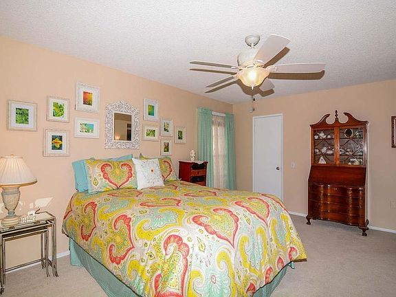 3rd image of 10922 W Sequoia Dr