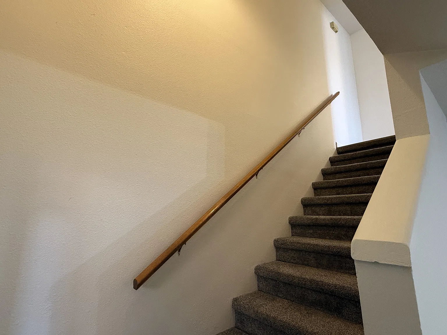 508 Desert View Dr — Photo 2