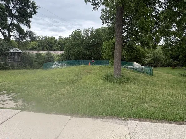 412 COTTONWOOD AVENUE, Hartland, WI 53029