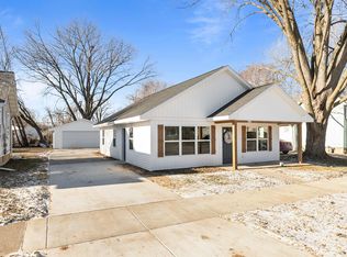 2215 Ashland St, Oshkosh, WI 54901