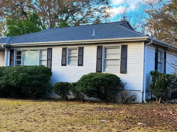 725 Meadowbrook Dr, Birmingham, AL 35215