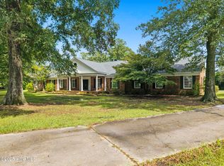 518 Edgewood Cir, Whiteville, NC 28472