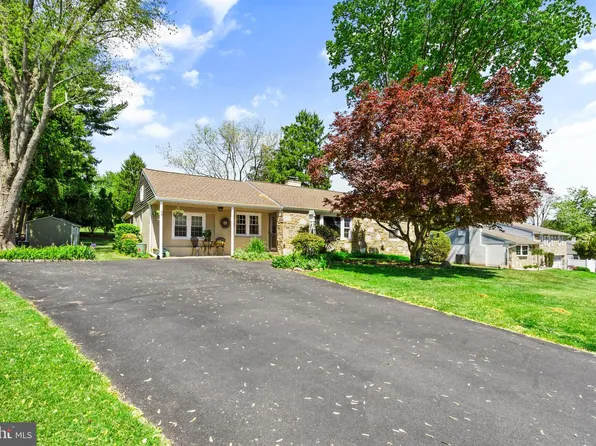 101 N Hilltop Dr, Churchville, PA 18966