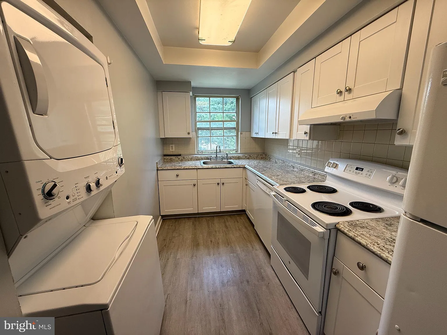 2 bed, 718 sqft, $2,000 — Photo 4