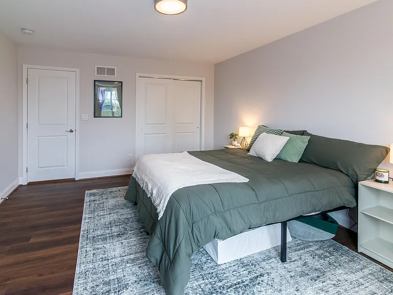 2544 Oxford Cir — Photo 29