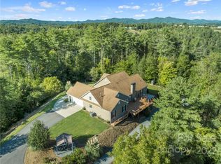 280 Hunter Ridge Dr, Marshall, NC 28753